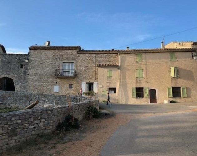 Maison de village à l entrée de Limans à Limans