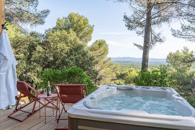 Le chant des pins Lodges & Spas à Saint-Marc-Jaumegarde