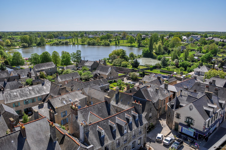 Camping municipal de l Étang à Saint-Aubin-du-Cormier