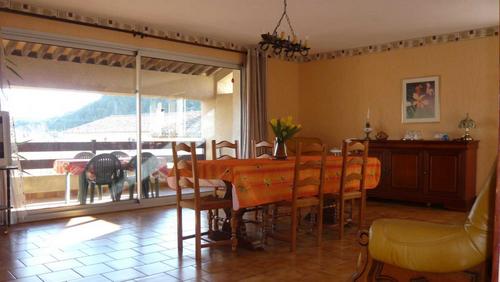 La Loggia à Roquefort Des Corbieres