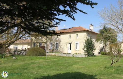 Château Pierre de Montignac à Civrac En Medoc