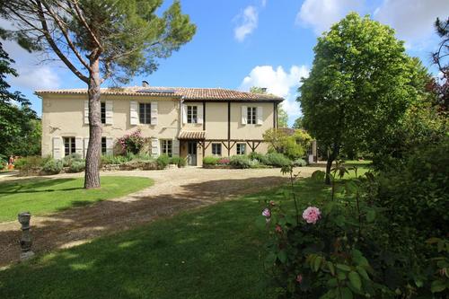 Mayens, gîte de groupes dans le à Miradoux
