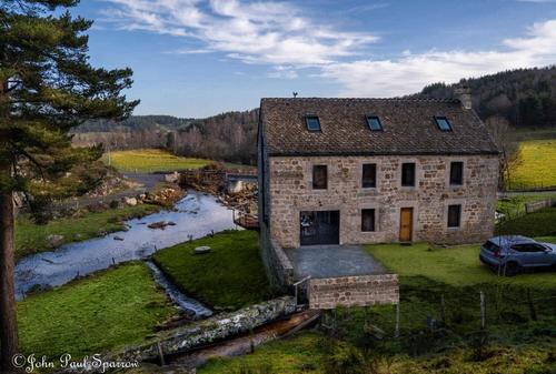 Le Moulin de Jeannou à Peyre En Aubrac
