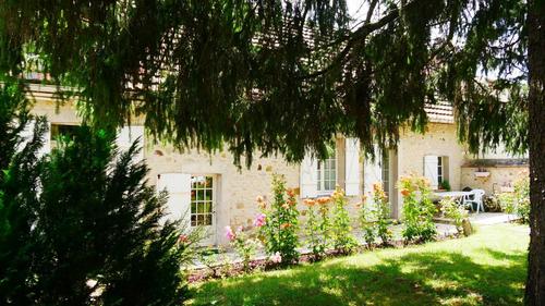 Le Gîte du Pigeonnier à Montigny Lencoup
