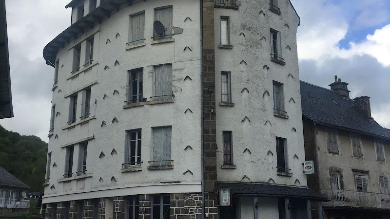 La Grange gîte d étape chambres d hôtes à Égliseneuve-d'Entraigues