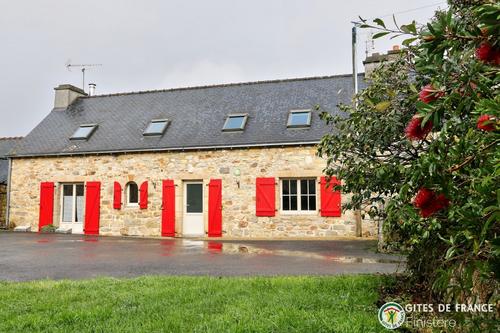 Les volets rouges à Crozon