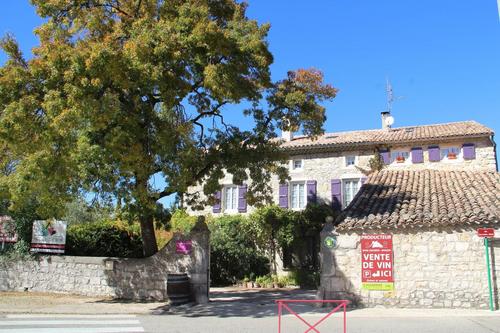Le Grand Frêne à Saint-Remeze