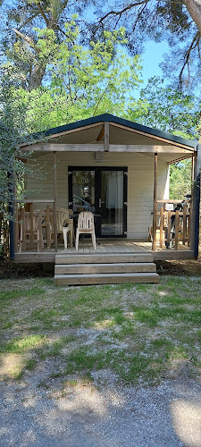 Camping La Pinede à Cornillon-Confoux