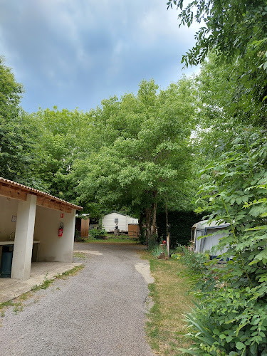 Camping La Chataigneraie à Montpezat-sous-Bauzon