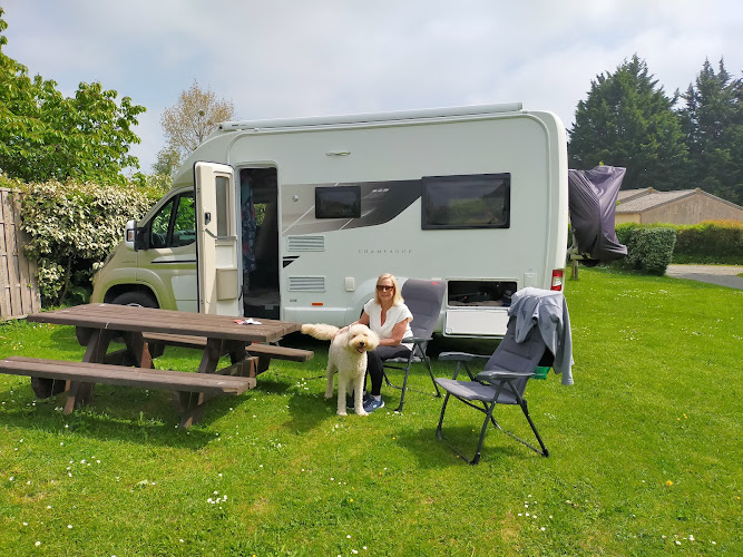 Aire naturelle de camping à Saint-Martin-d'Aubigny
