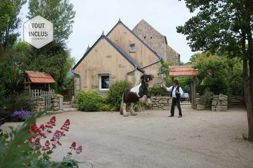 "Les Pierres Sauvées" - Village de kerneac'h à Plouescat