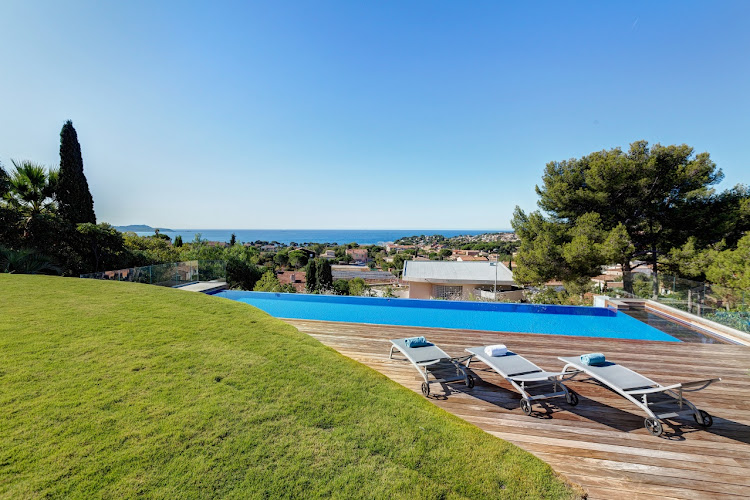 Regard-sur-mer: Appartement de vacances à Carqueiranne