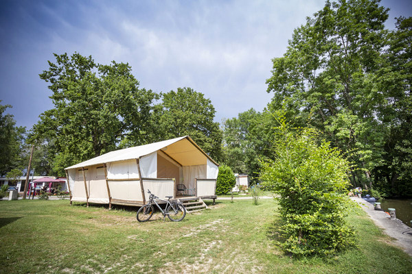 Camping La Pinède à Excenevex