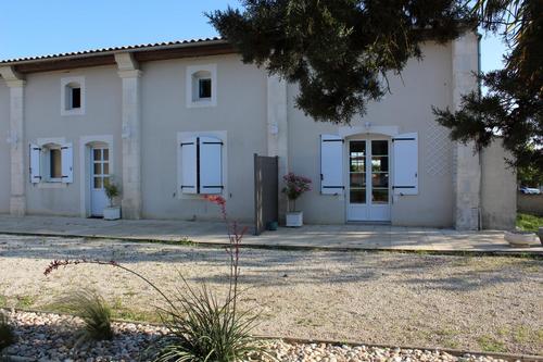 Gite Le Grand Cypres Charente Maritime à Bernay-Saint-Martin