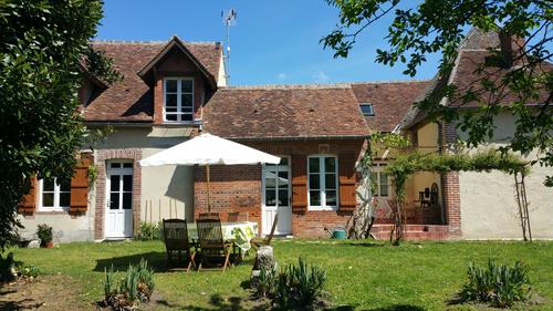 Maison indépendante avec jardin clos à Saint-Brisson-Sur-Loire