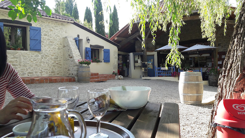 Village de gites chambres restaurant Miralles à Villeneuve-sur-Lot