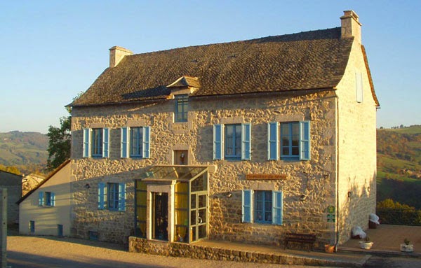 Gîte d Etape Domaine de Sénos sur à Sénergues