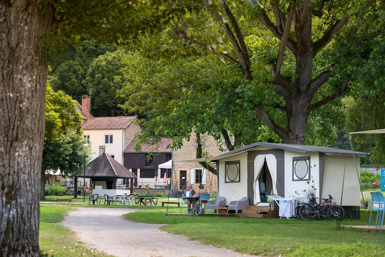 Camping Les Rives de la Dordogne à Domme