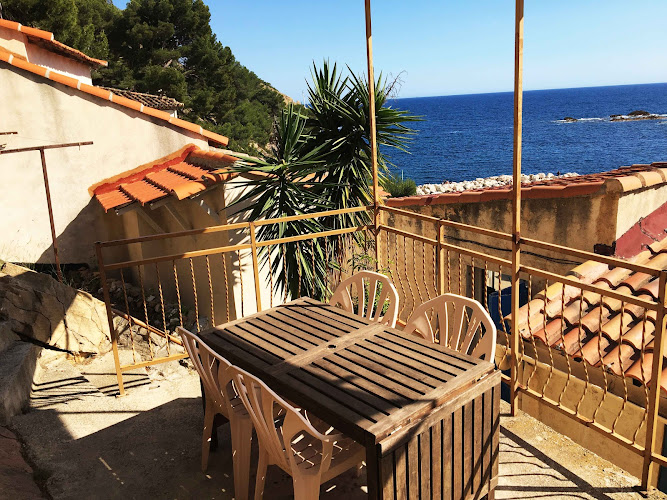 Cabanon sur l eau Mejean à Ensuès-la-Redonne