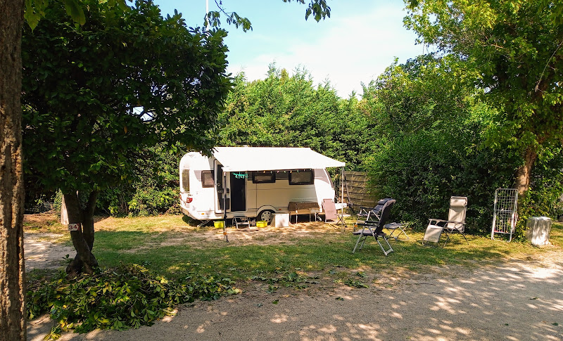 Camping Sainte Croix à Sarrians