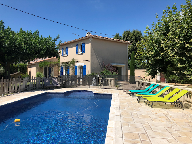 Belle villa provençale avec grand à Sénas