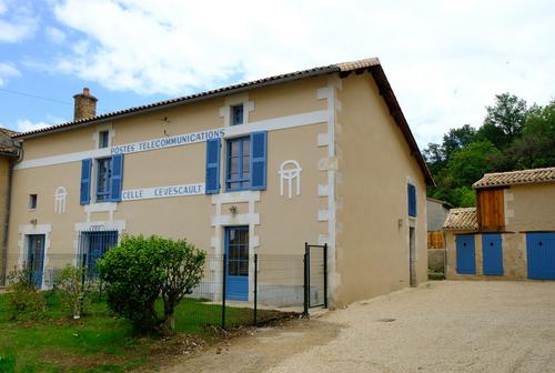 Le Relais Postal à Celle Levescault