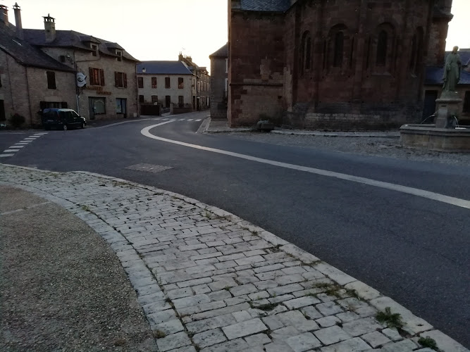 Camping Municipal à Saint-Saturnin-de-Lenne