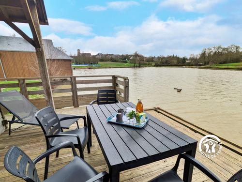 Chalet Le Brochet, les pieds dans l'eau, 5-7 pers à Villiers-Charlemagne