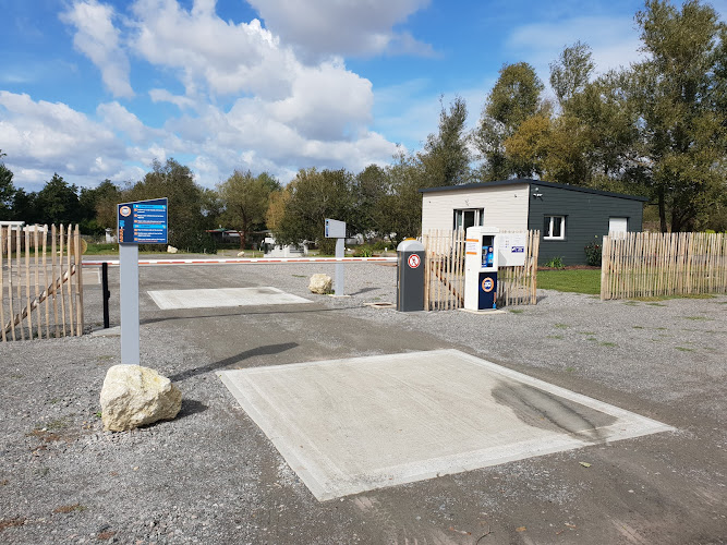 Aire camping cars et camping le Grain à Ambarès-et-Lagrave