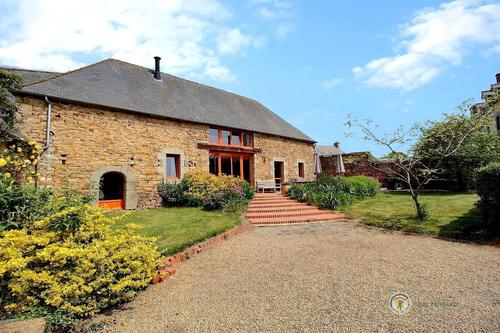 La ferme du bourg à Prat