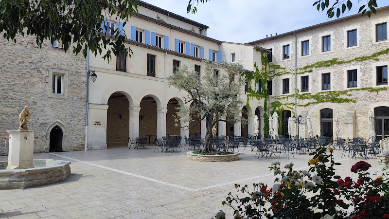 Hostellerie Notre Dame Des Lumieres hôtel à Goult