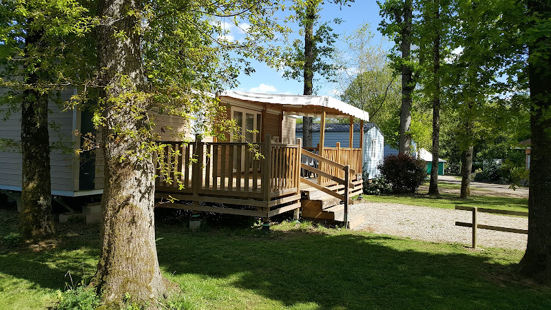Camping Les Chalets sur la Dordogne à Girac