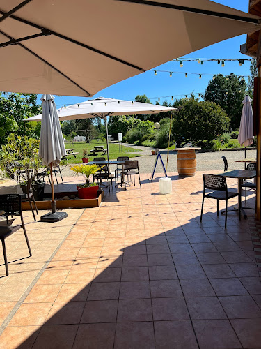 Aire de Camping Car Du Mini-golf à Montignac-Lascaux