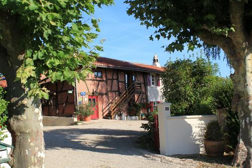 Chambres d hôtes et gîte Les Vignes à Montcet