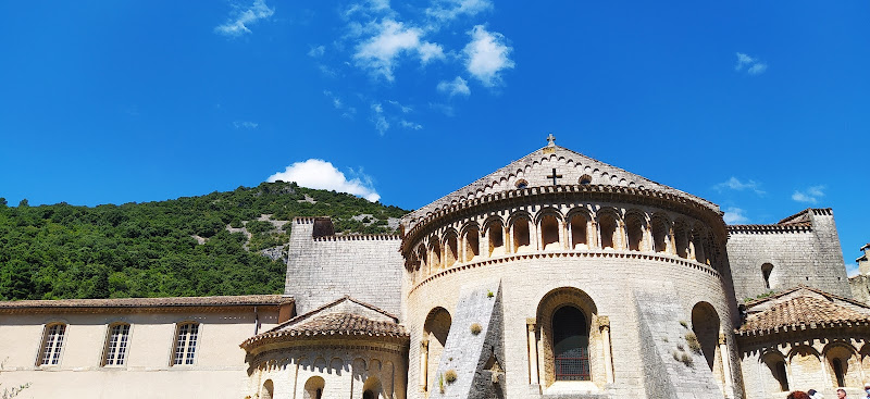 Au bord du verdus à Saint-Guilhem-le-Désert