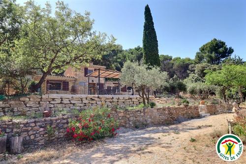 Le Cabanon de Serre-Long à Venterol