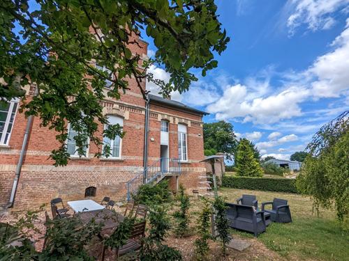 A l'ancienne école pour 7 personnes à Bussy-Les-Poix