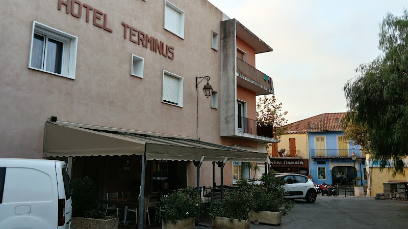 hôtel Le Terminus à Le Lavandou