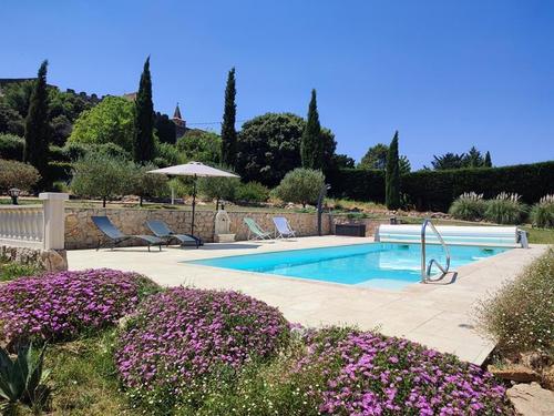 Les Jardins du Château - piscine exclusive et formule tout compris à Regusse