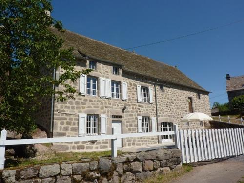 Gîte de Bredons à Albepierre Bredons