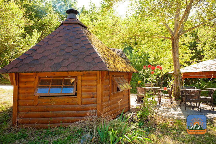 camping Pyrenees Orientales hikers