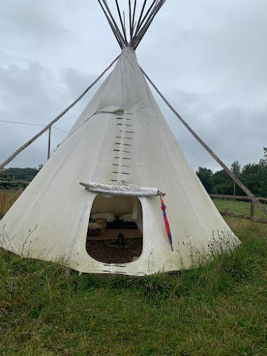 Terra-Tipike, En Tipi à la ferme à Trébry