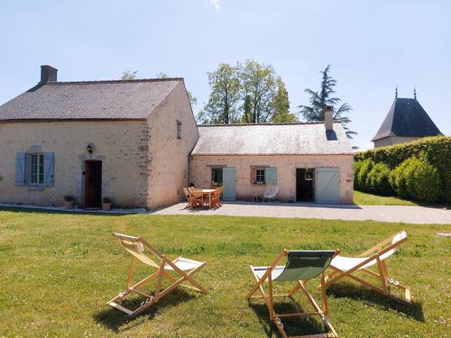 Les communs du château à Terminiers