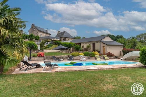 19g5377 à Servieres Le Chateau