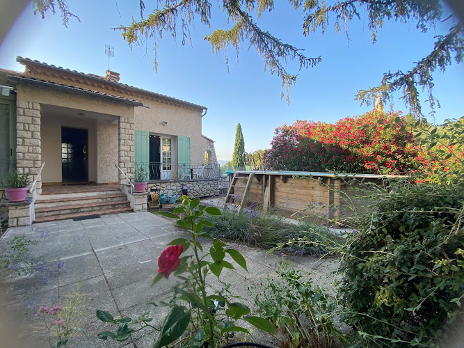 La Roseraie 2** à Bonnieux