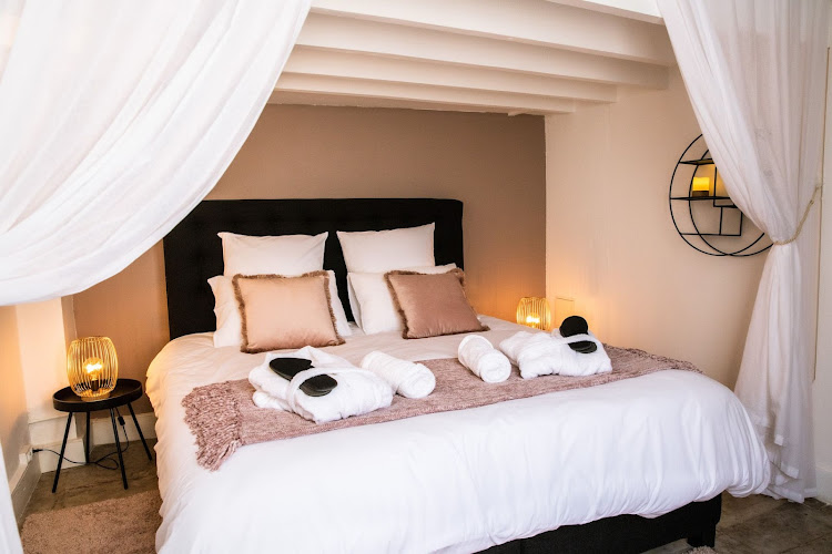 Suite romantique Vénusa avec jacuzzi à Montpellier