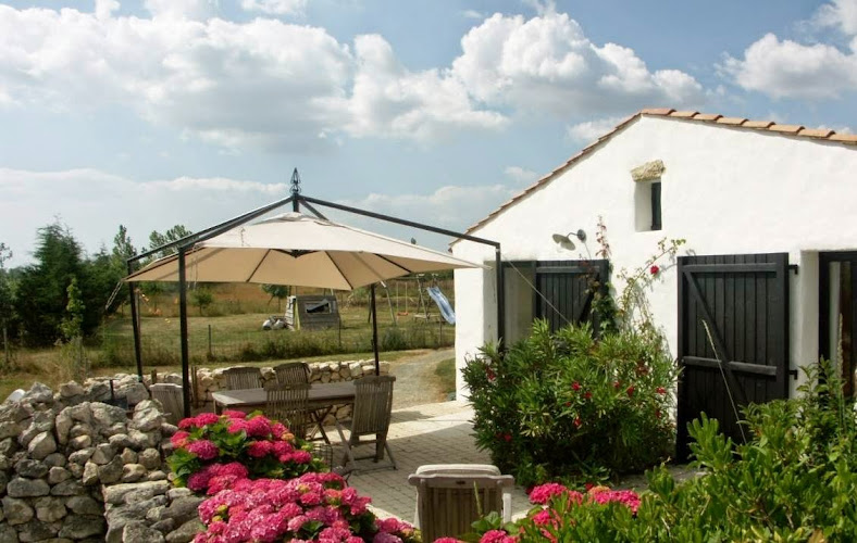 Gites Domaine Des Poirasses à Le Perrier