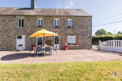 Les Hirondelles à Conde En Normandie