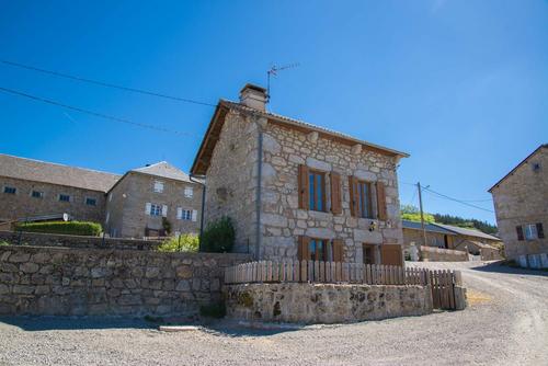 Gîtes de France 3/4 personnes à Ferluguet à Sainte Eulalie