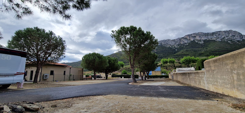 Maury aire pour camping-cars réseau à Maury